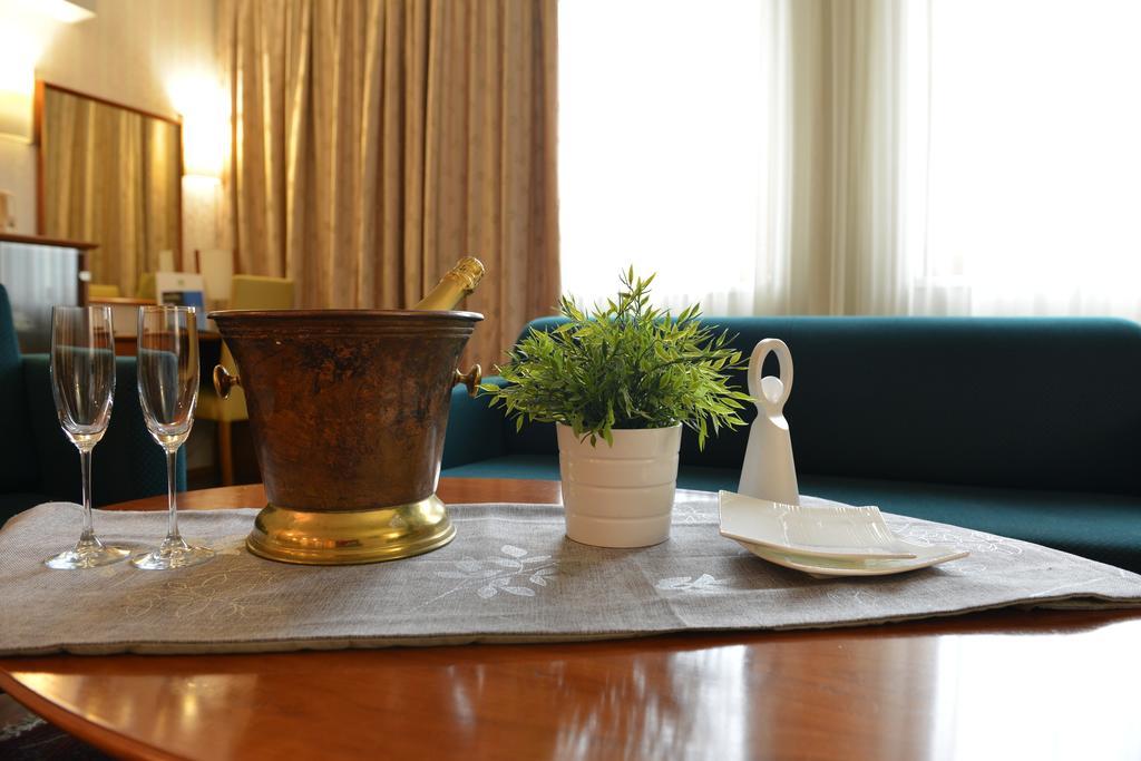 Hotel Karpos สโกเปีย ภายนอก รูปภาพ