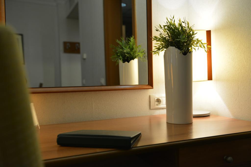 Hotel Karpos สโกเปีย ภายนอก รูปภาพ
