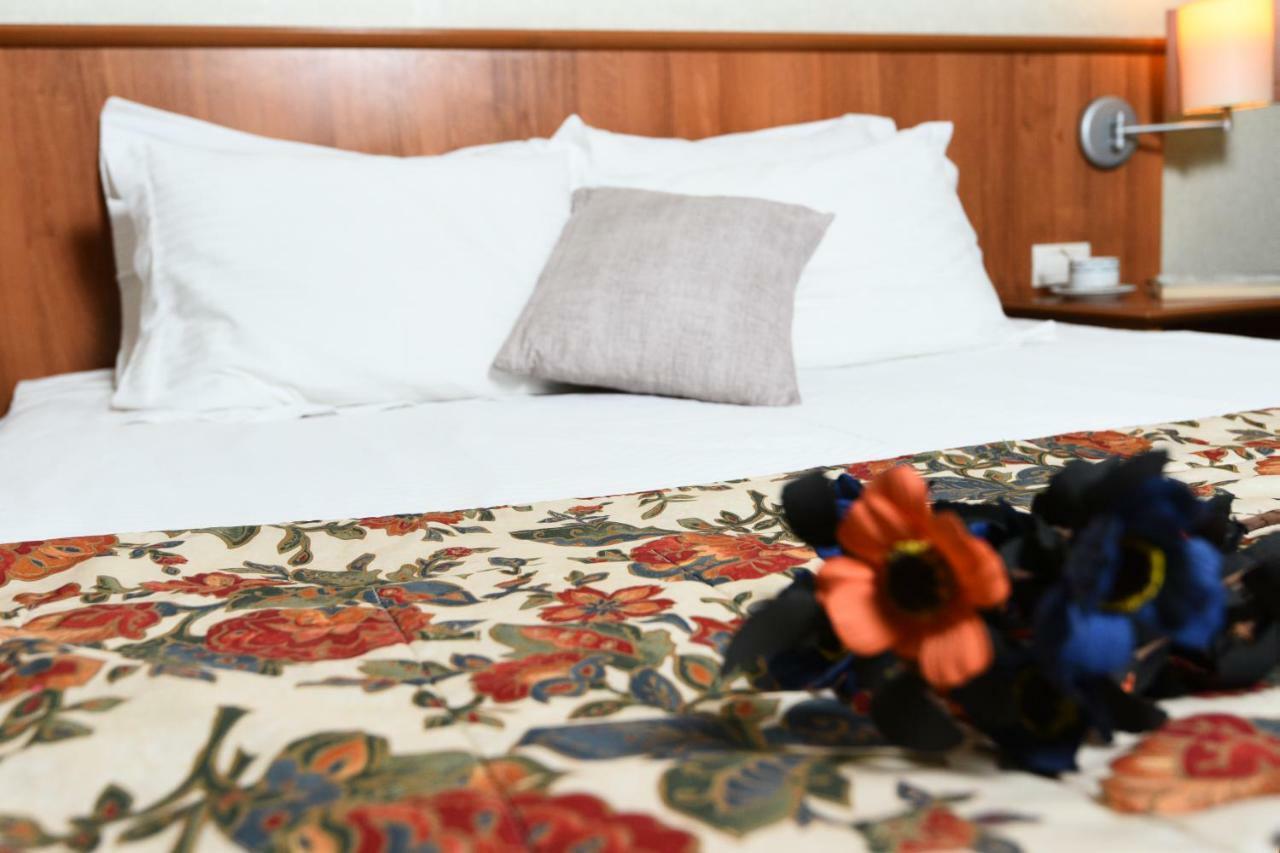 Hotel Karpos สโกเปีย ภายนอก รูปภาพ