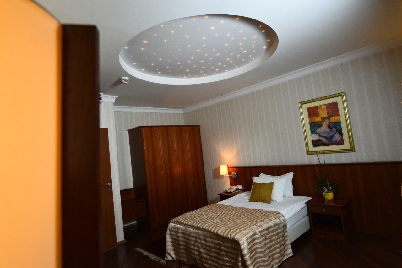 Hotel Karpos สโกเปีย ภายนอก รูปภาพ